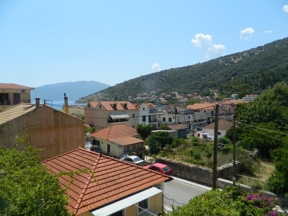 Logara'S Apartments Agia Efimia Esterno foto